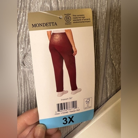276. NWT Mondetta Ladies' Straight Leg Cargo Pant, Tibetan Red 3X Plus - Picture 4 of 5